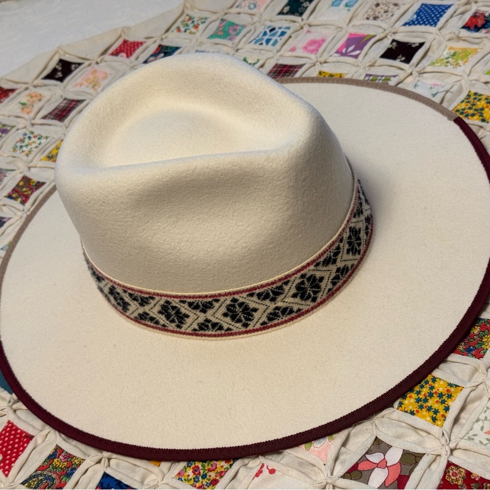 AMERICAN HAT MAKERS Womens Cream Wide-Brim Fedora with Patterned Band size Large